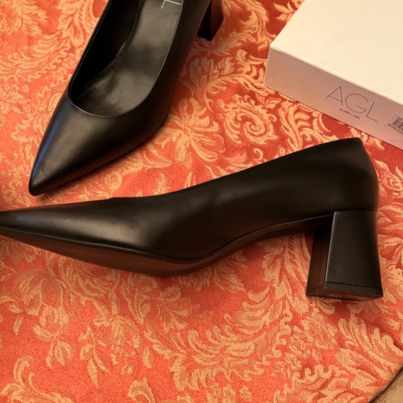 AGL - Tracy Block Heels NIB - NEW - size 11 - Reg $398. Black. - Picture 5 of 9